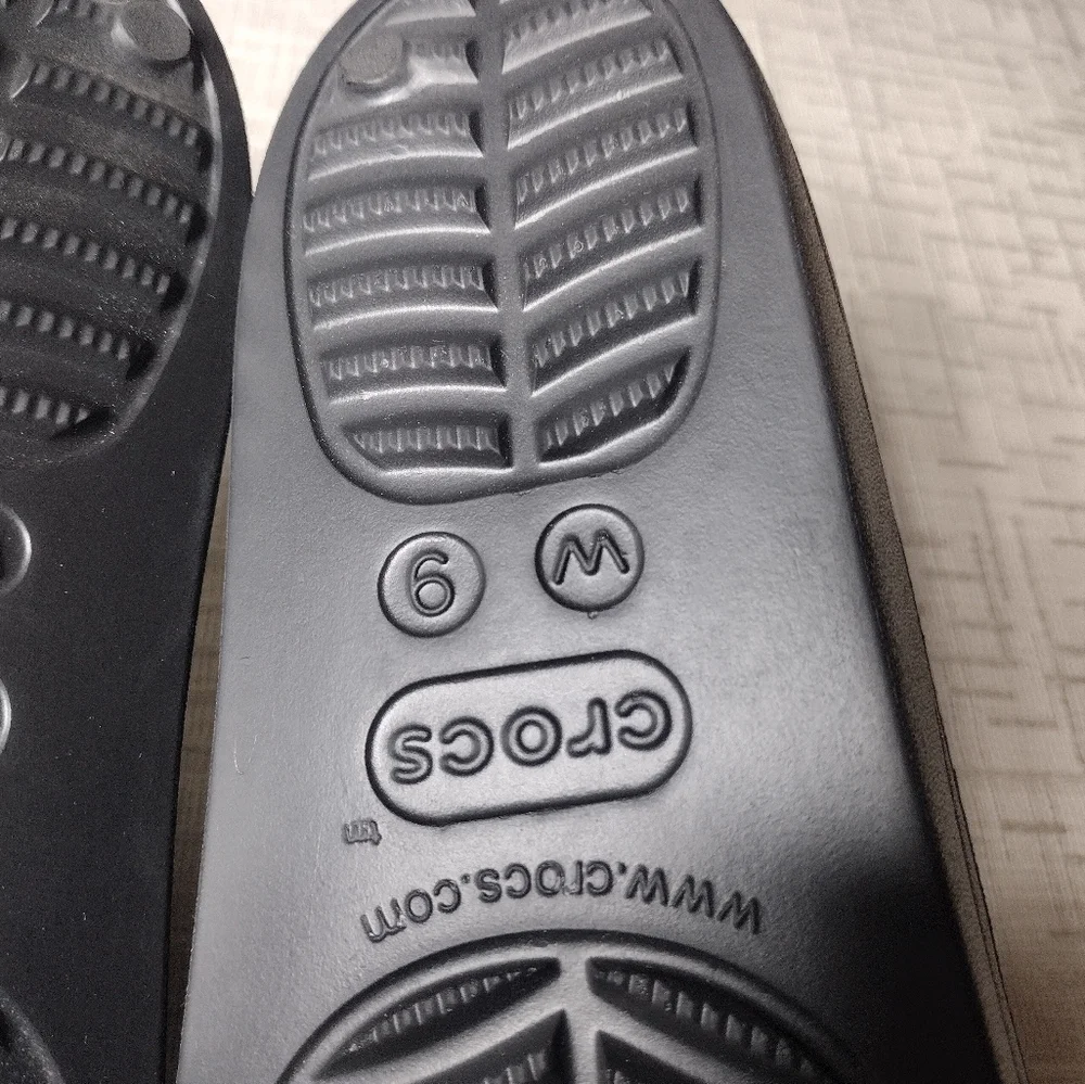 Crocs Women's Via Platform Sandal Black Size 9 NWOB